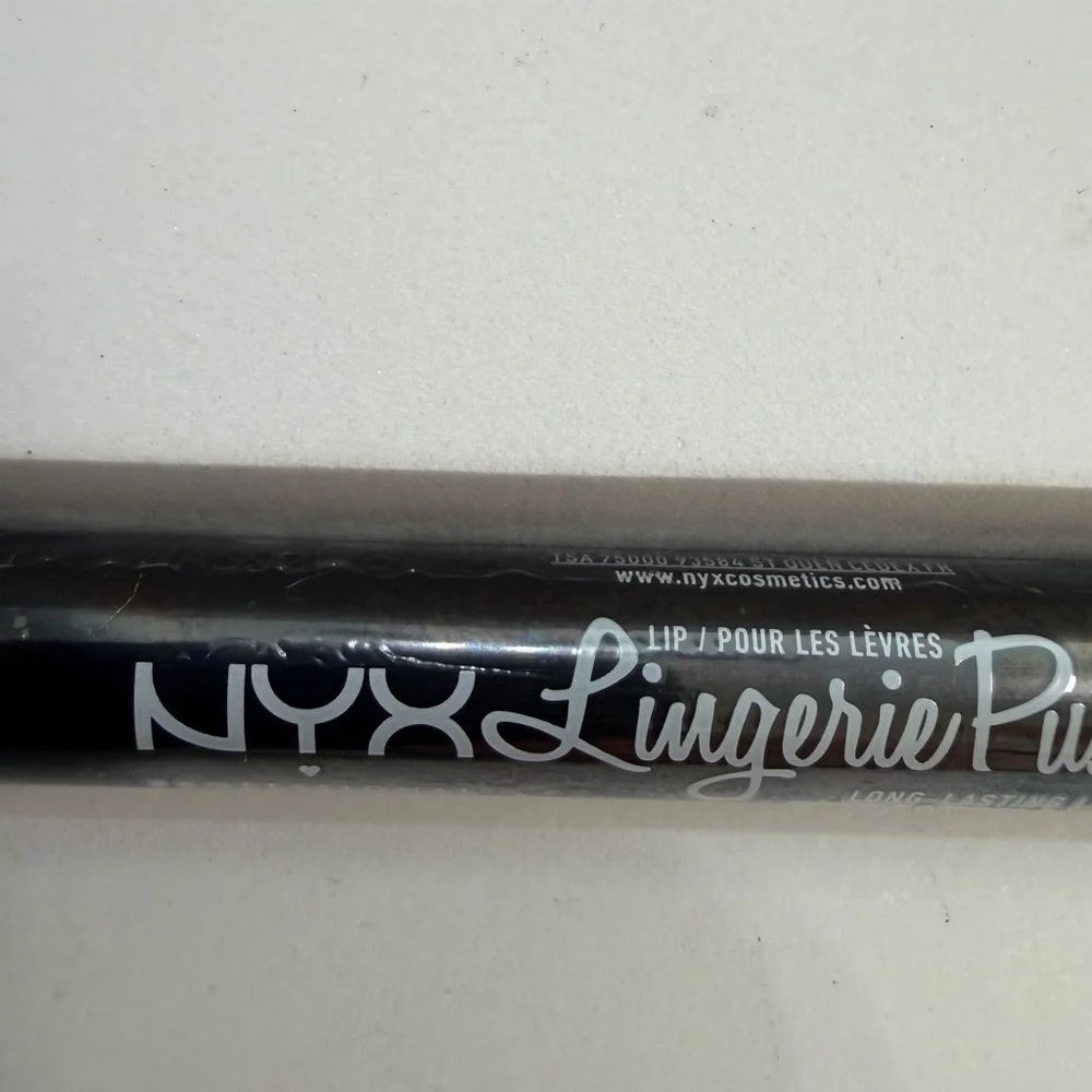🩷5/$10 NYX Lingerie Push-Up Long-Lasting Lipstick Pencil - Nude Peach